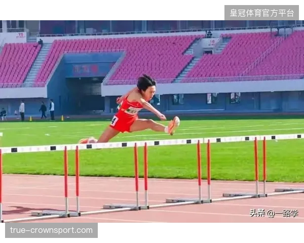 跨栏运动员提高跨栏节奏连贯性
